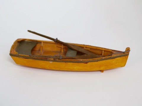 (SOLD) Holzmodell eines Ruderkahns (22 x 7,5 cm)